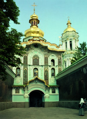 34.Святые врата Киево-Печерской Лавры. Фото 2003 года